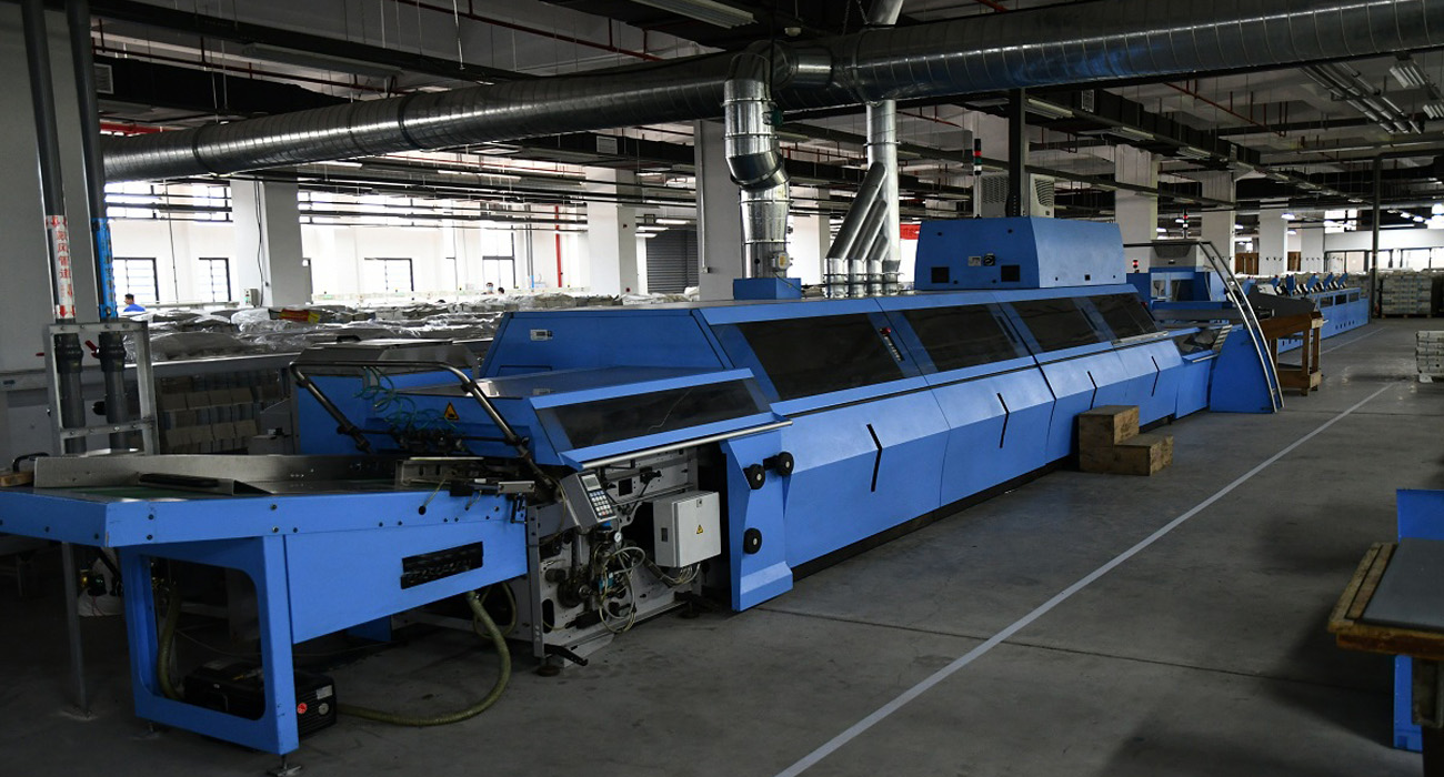 馬(ma)天尼膠(jiao)訂聯動(dong)線