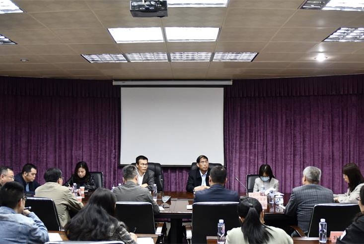 海峽出(chu)版發行(hang)集團黨(dang)委委員(yuan)、紀委書(shu)記、監察(cha)專員孫(sun)強到印(yin)務集團(tuan)開展制(zhi)度建設(she)及執行(hang)情況專(zhuan)題調研(yan)